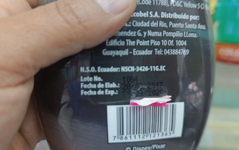 Algunos productos retirados habían caducado en 2020 y continuaban en las perchas para venderse.