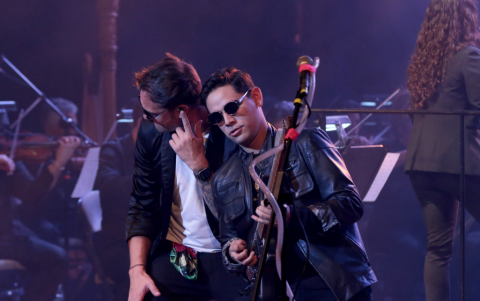 La Orquesta Sinfónica, bajo la dirección de Victhoria Pérez, estuvo acompañada por las voces de Matt Galiano y Tábata Alvarado, y César Latorre y Daniel Rovira (guitarras), José Luis Gardella (teclados), Luis González (batería) y Jorge Marchán.