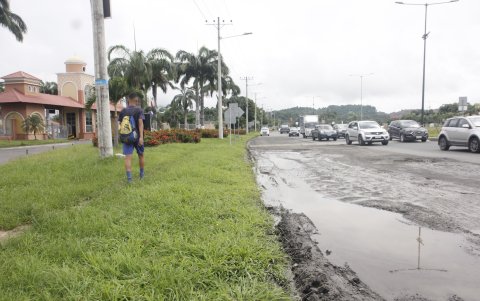 Muchos conductores evitan ese tramo por el mal estado.