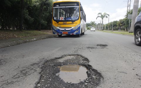 En la zona de Villa Club y Casa Laguna también se ven baches