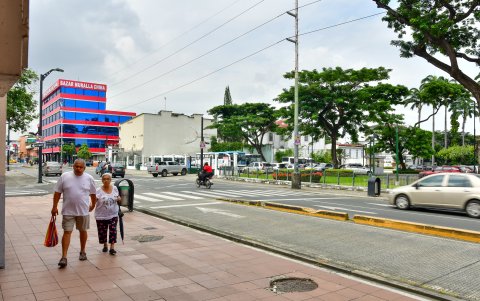 Situación. El barrio del Astillero, histórica zona del sur guayaquileño, también lucha por no perder su esencia.