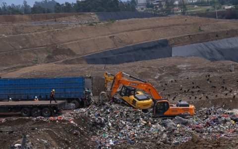 El Inga recibe a diario 2.200 toneladas de basura que se generan en el Distrito.