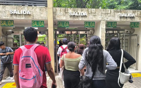 La mayoría de estudiantes del Ecuador aplican a la educación superior pública.