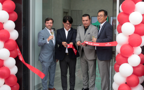 Daniel Cotarelo, Salomon Kim, Alberto Falconí y Jason Jung.