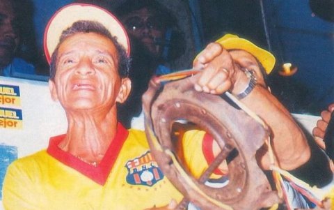 Origen: La campana de Julio Espinoza no empezó siendo tal, sino restos metálicos.