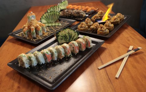Desde tradicionales rolls hasta adaptaciones pensadas para todos los gustos: amantes de los mariscos o los más fit.