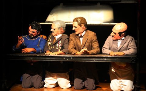 El humor de Arawa tiene influencias de Haciendo cola, de Pedro Saad, y la popularidad de juglar.