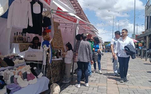 Las ferias artesanales también son parte de las actividades económicas del sector.