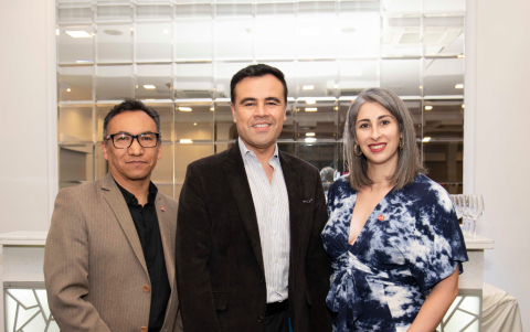 Quito. Edwin Rincón (c), delegado comercial Ecuador, junto a Diego Trujillo y María Fernanda Henríquez, account managers Quito.