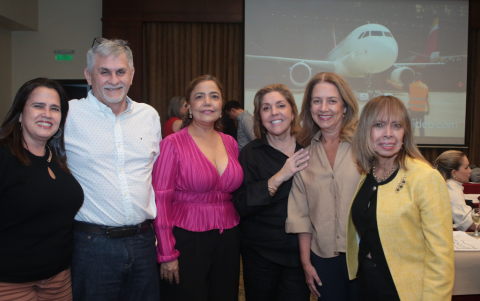 Guayaquil. Brenda Martínez, Manuel Vélez, Zoila Ochoa, Ana María Alcívar, Jessica Faggioni y María Teresa Rodríguez.