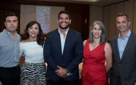 Guayaquil. Edwin Rincón,  Silvia Egüez, Patricio Andrade, María Fernanda Henríquez y Cristhian Samán.