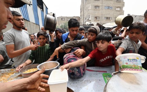En la Franja de Gaza los palestinos están pasando hambre por la violenta guerra que enfrentan.