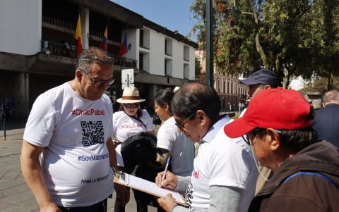 La recolección de firmas para la revocatoria de Pabel Muñoz empezó el 23 de abril en la Plaza Grande