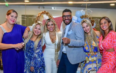 Rocío Serrano, Lourdes Dumes, Maritza Chérrez, Nino, María del Mar Proaño y Éricka Martínez.
