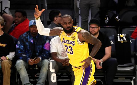 LeBron James, de 41 años, lleva 22 temporadas en la NBA en las que ha ganado cuatro títulos en 2012, 2013, 2016 y 2020.