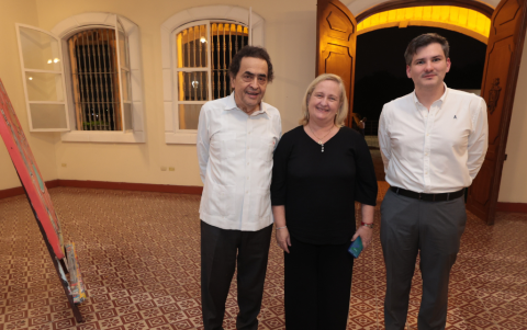 Ramón Sonnenholzner, María Fernanda Insua y Carlos Alfonso Martínez.