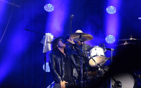 Con sus guitarras, el dominio del escenario al punto de improvisar una letra con la palabra Ecuador, el compositor principal de los suecos Europe, Joey Tempest, graba a fuego su show en la memoria.