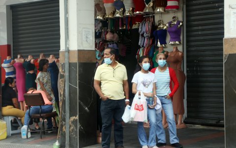 Tos ferina y fiebre amarilla pueden prevenirse mediante la vacunación.