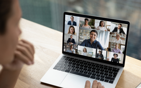 Reunión virtual en familia por el Día de la Madre.