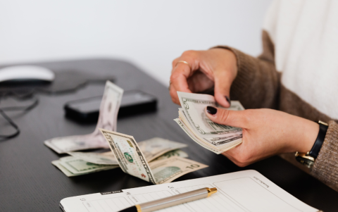 Calendario para el cobro de bonos en Ecuador.