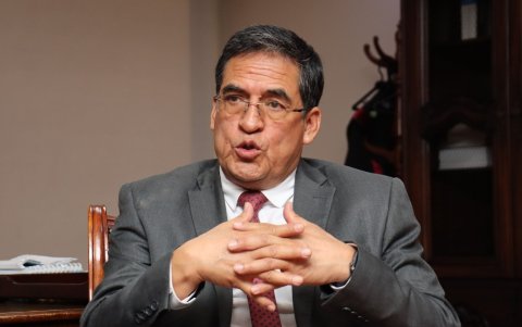 El presidente de la Corte Nacional de Justicia José Suing fue el encargado de enviar la reforma para que se inicie el tratamiento en la Asamblea.