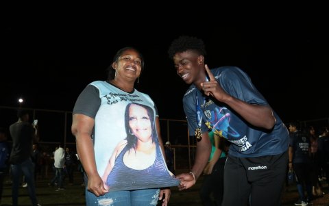 William Pacho usa el dorsal 51 en honor a su madre.