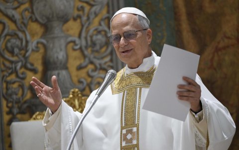 El papa León XIV durante la misa de este viernes en la Capilla Sixtina.
