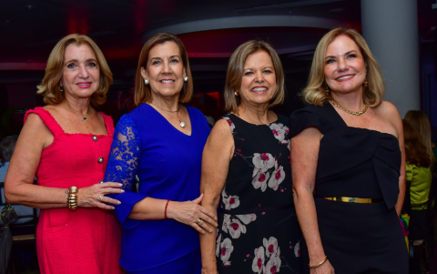Sara de Eastman, Gisella de Villena, Cuca de Gómez y Lorena de Konanz.