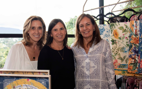María del Carmen Quiñones, Carolina Mena y Cristina Miño.
