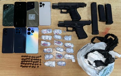 Se decomisaron armas, dinero y drogas en poder de los supuestos extorsionadores.