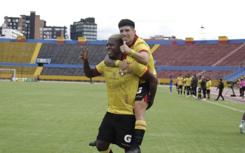 Gabriel Cortez, de Barcelona, anotó el primer gol en el duelo en el estadio Atahualpa ante Universidad Católica