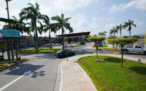 Imagen referencial. En esta plaza comercial, ubicada al ingreso de Villa Club, ocurrió el suceso.