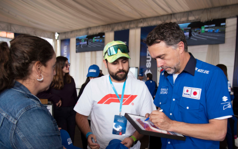 Albert Fàbrega firmó autógrafos para los asistentes.