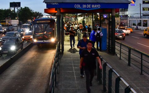 La Metrovía también es afectada por la congestión vehicular.