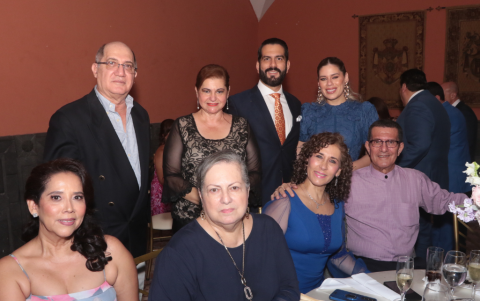 Felipe Marín, Leticia Haddad, Efrén Antonio Baquerizo, Valentina Salazar de Baquerizo, Vanessa de Marín, Graciela Baquerizo, Layla de Baquerizo y Polo Baquerizo.