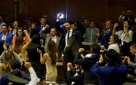 Niels Olsen fue electo presidente del Legislativo con 80 votos, tres voluntades más del mínimo requerido.