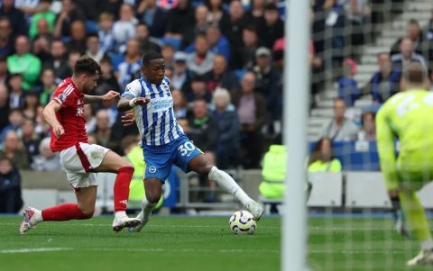 Pervis Estupiñán se convirtió en una de las estrellas de Brighton.