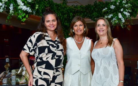 Mónica Rodríguez, Marcela del Río de Molestina y Claudia Sandoval.