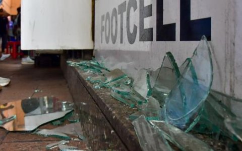 La explosión generó daños en locales de venta de celulares en la Bahía de Guayaquil.