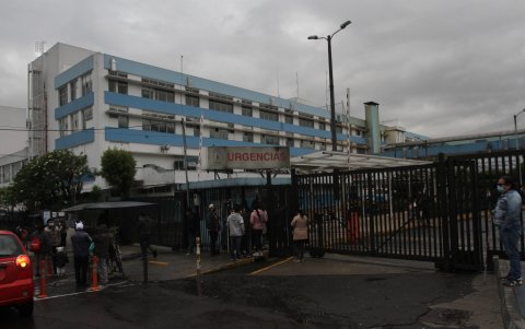 El hospital adquiere 2,8 millones de dólares al mes a través de subastas inversas electrónicas.