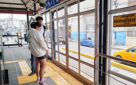 Este 19 de mayo, ya se pudo ver en las calles a ciudadanos un poco más abrigados que meses atrás.