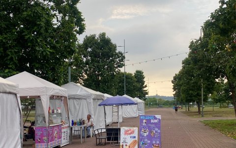 Elementos. Las carpas también se contemplan. Diferentes ciudadanos prefieren no opinar, tras la consulta de la puesta en marcha del documento.