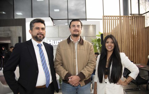 Roberto Reina, Saúl Villafuerte y Paola Gualotuña.