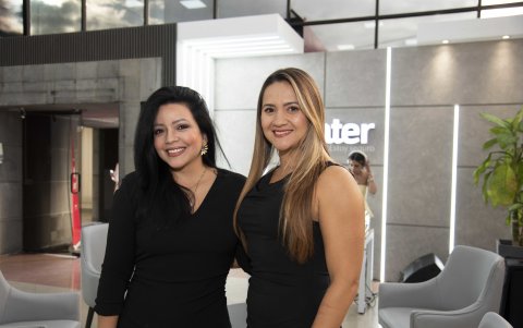 Hilda Lecaro y Tatiana Correa.