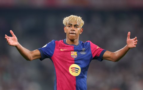 Lamine Yamal se tiñó su cabello de rubio en honor a su ídolo Neymar.