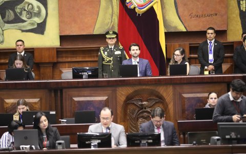 El oficialista Niels Olsen preside la Asamblea Nacional.