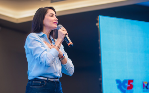 La presidenta de la Revolución Ciudadana, Luisa González.