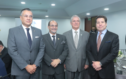 Ottón Lara, Humberto Plaza, Gustavo García y Luis Cabezas-Klaere.