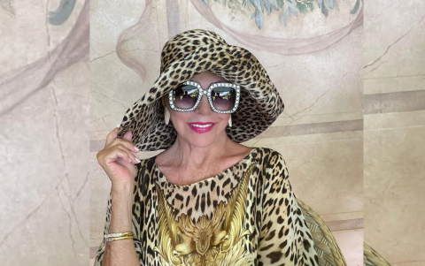 La actriz Joan Collins nació un día como hoy, en 1933. Como buena Géminis, disfruta planteándose nuevos retos, algo que ha sabido aprovechar a lo largo de su carrera