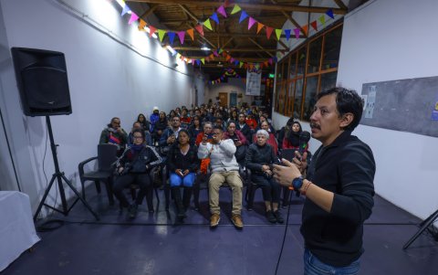 En un encuentro con usuarios del pabellón, se definieron comisiones para buscar apoyo privado y estatal.